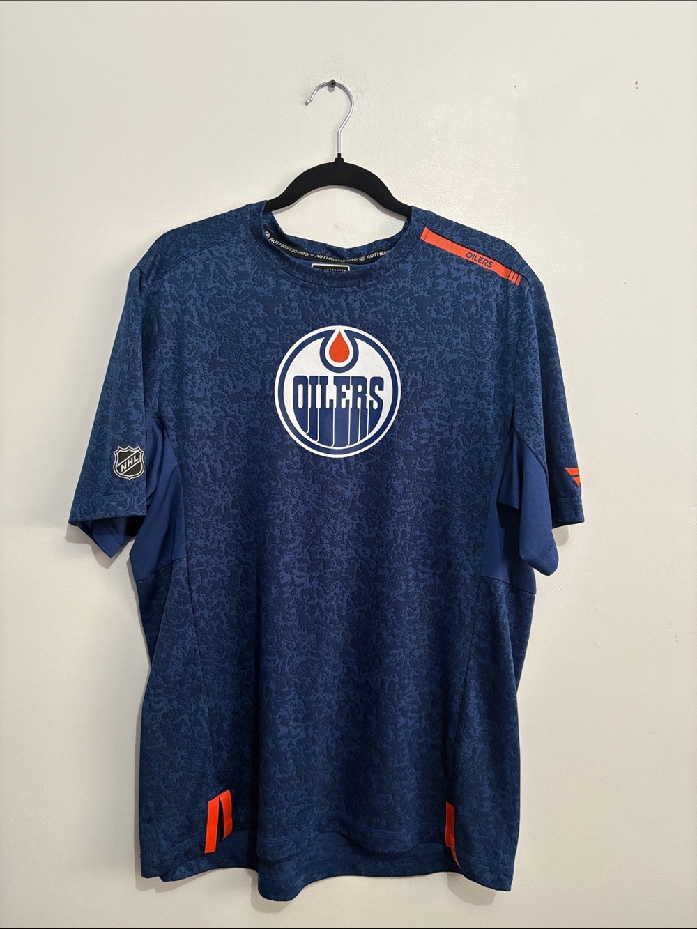 NHL Men's Edmonton Oilers Fanatics Royal Authentic Pro Performance T-Shirt - Picture 2 of 5
